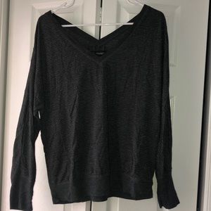 AE V-Neck Shirt